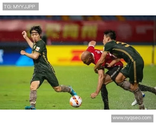 足球明星逆天过人的华丽瞬间揭秘技艺与激情交织的完美演绎